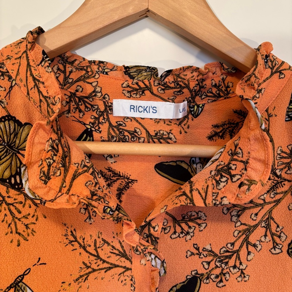 Feminine ruffled sleeve/collar women's blouse with butterflies & dragonflies LG - Picture 2 of 5